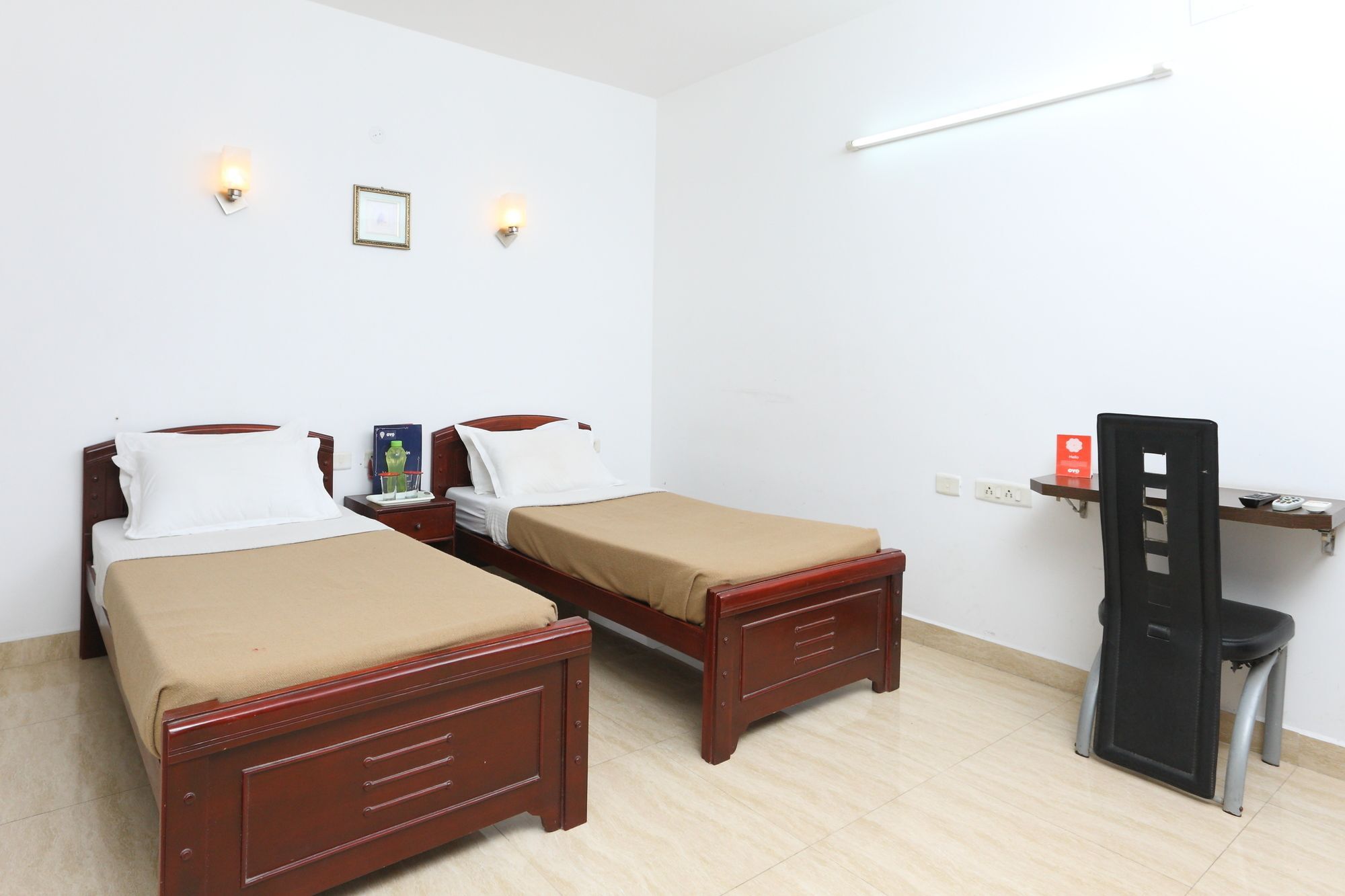 Oyo 41 Silverkey Karappakam Hotel
